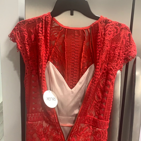 Small red lace bodycon dress. NWT. New with tags. - Picture 4 of 4